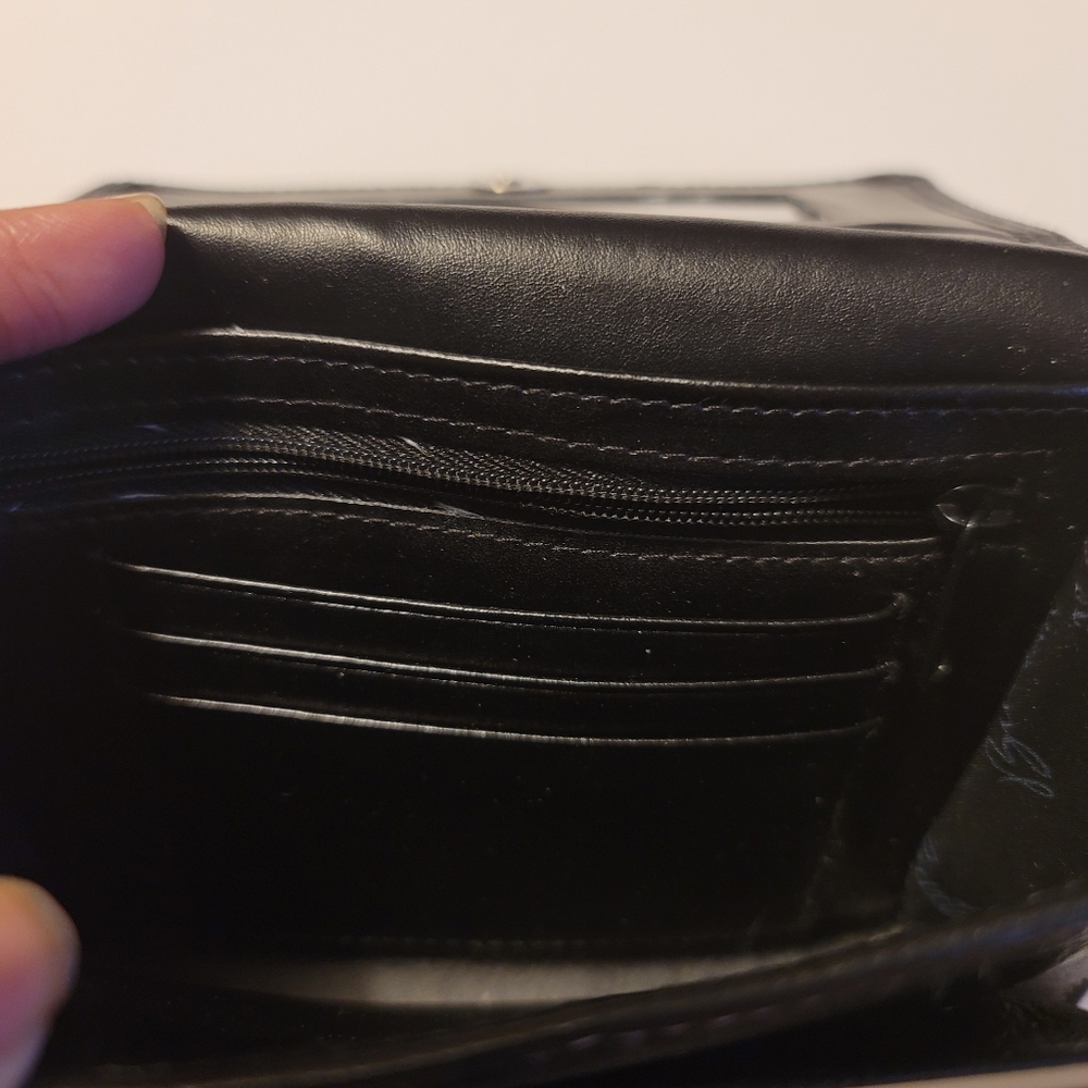 Buxton Wallet - Picture 6 of 11